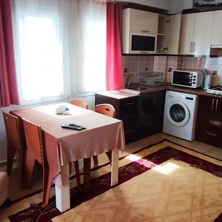 Cileks Apartmanhotel *