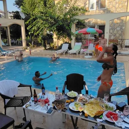 Apart Otel çileks 4*